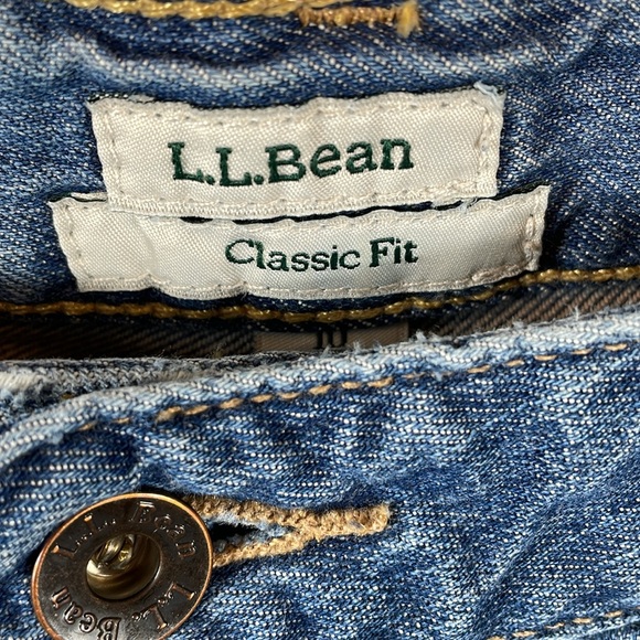 L.L.Bean Classic Fit Jeans. - Picture 2 of 3